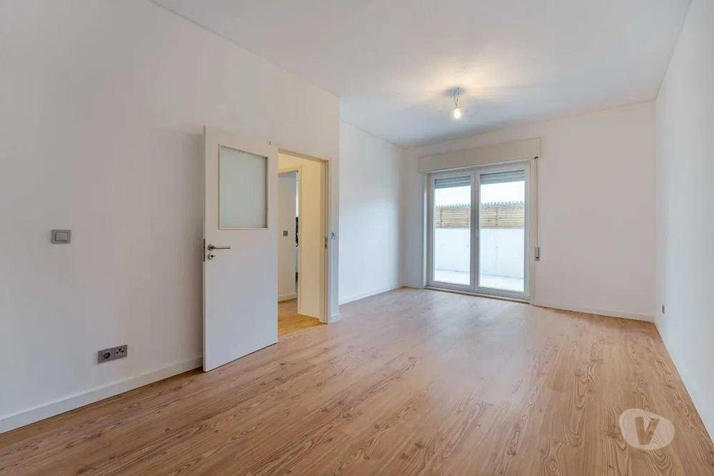 Apartamentos a venda Gondomar - Fotos para Excelente T2 l Areosa c Terraço-renovado em 2023 (04172)