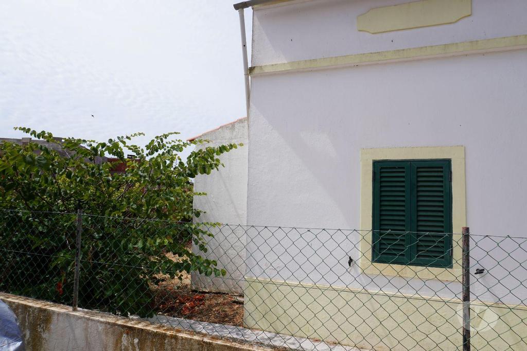 Apartamentos a venda Albufeira - Fotos para Moradia T3 para reabilitar ou possibilidade de construção