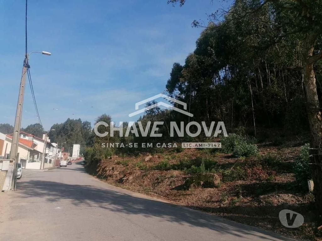 Terrenos Vila Nova de Gaia - Fotos para Terreno com projeto para 2 moradias de 3 frentes. Carvalhos.
