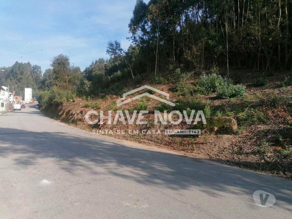 Terrenos Vila Nova de Gaia - Fotos para Terreno com projeto para 2 moradias de 3 frentes. Carvalhos.
