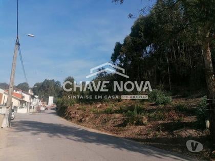 Terrenos a venda - Fotos para Terreno com projeto para 2 moradias de 3 frentes. Carvalhos.