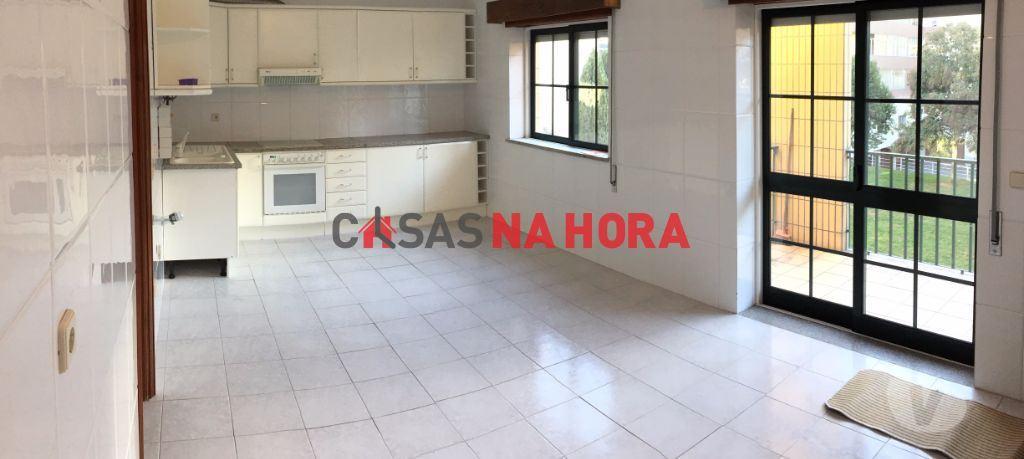 Imóveis para alugar Viseu - Fotos para T3 Dúplex com Grandes Áreas - Centro da Cidade - Viseu