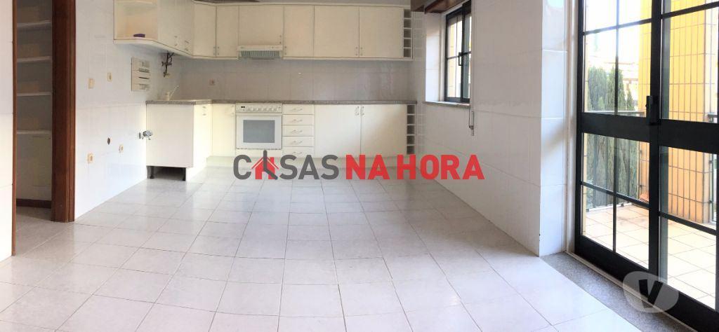 Imóveis para alugar Viseu - Fotos para T3 Dúplex com Grandes Áreas - Centro da Cidade - Viseu