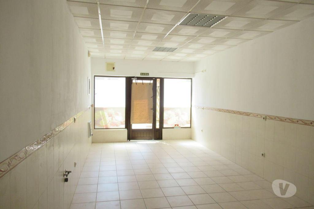 Comprar Loja Entroncamento - Fotos para LOJA. ÁREA BRUTA DE 31,56 M2.