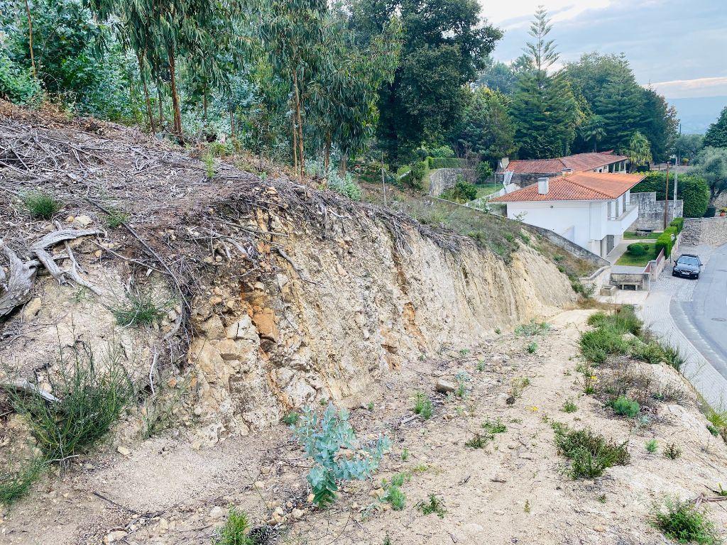 Terrenos Barcelos - Fotos para Terreno com 2600m2 de construção em Tamel S. Fins (PG0131)