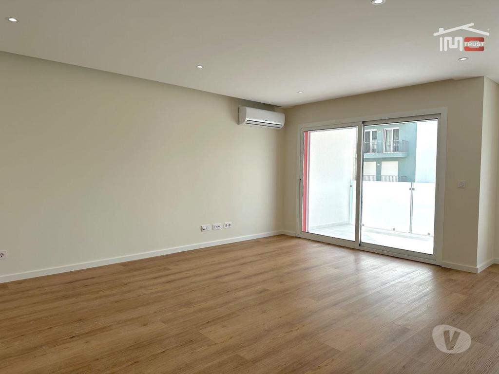 Apartamentos a venda Montijo - Fotos para Excelente Apartamento T3 c Varanda Grande, Parqueamento e