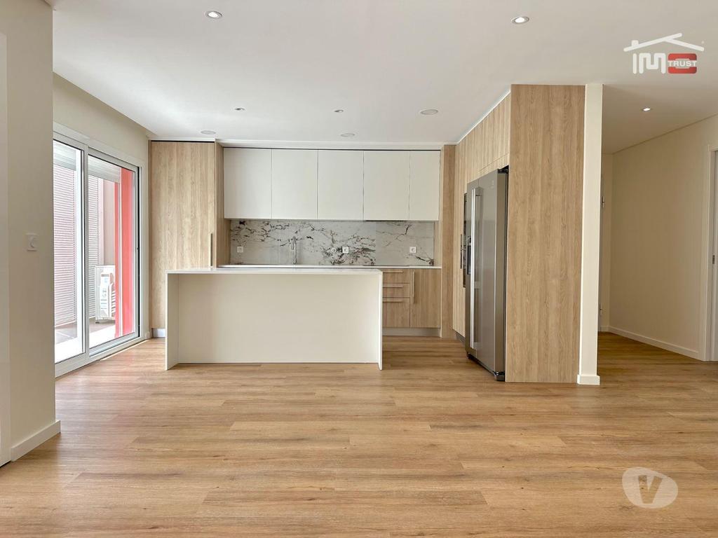 Apartamentos a venda Montijo - Fotos para Excelente Apartamento T3 c Varanda Grande, Parqueamento e