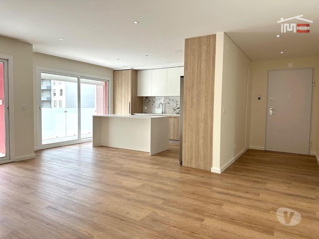 Apartamentos a venda Montijo - Fotos para Excelente Apartamento T3 c Varanda Grande, Parqueamento e