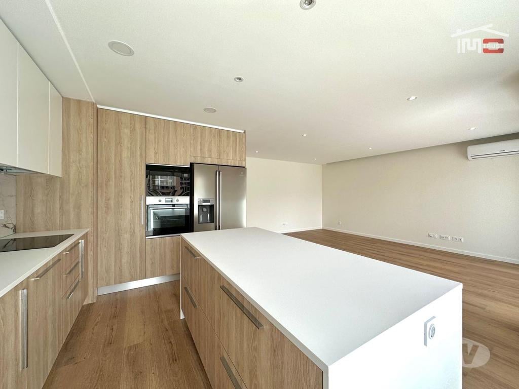 Apartamentos a venda Montijo - Fotos para Excelente Apartamento T3 c Varanda Grande, Parqueamento e