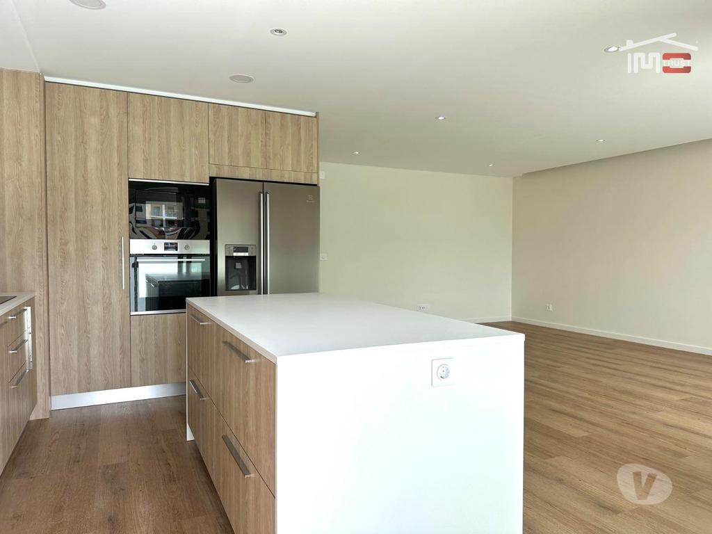 Apartamentos a venda Montijo - Fotos para Excelente Apartamento T3 c Varanda Grande, Parqueamento e