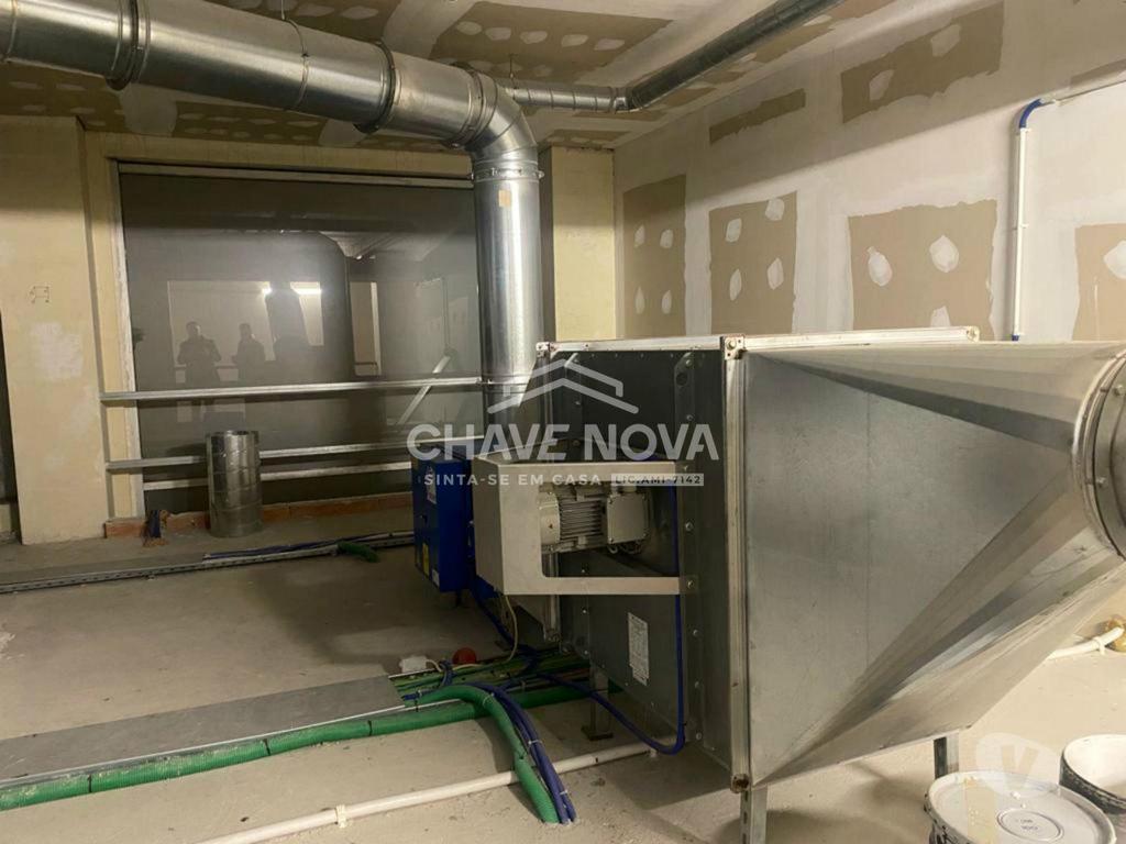 Comprar Loja Vila Nova de Gaia - Fotos para Loja Comercial com alvará para restauração e c garagem.