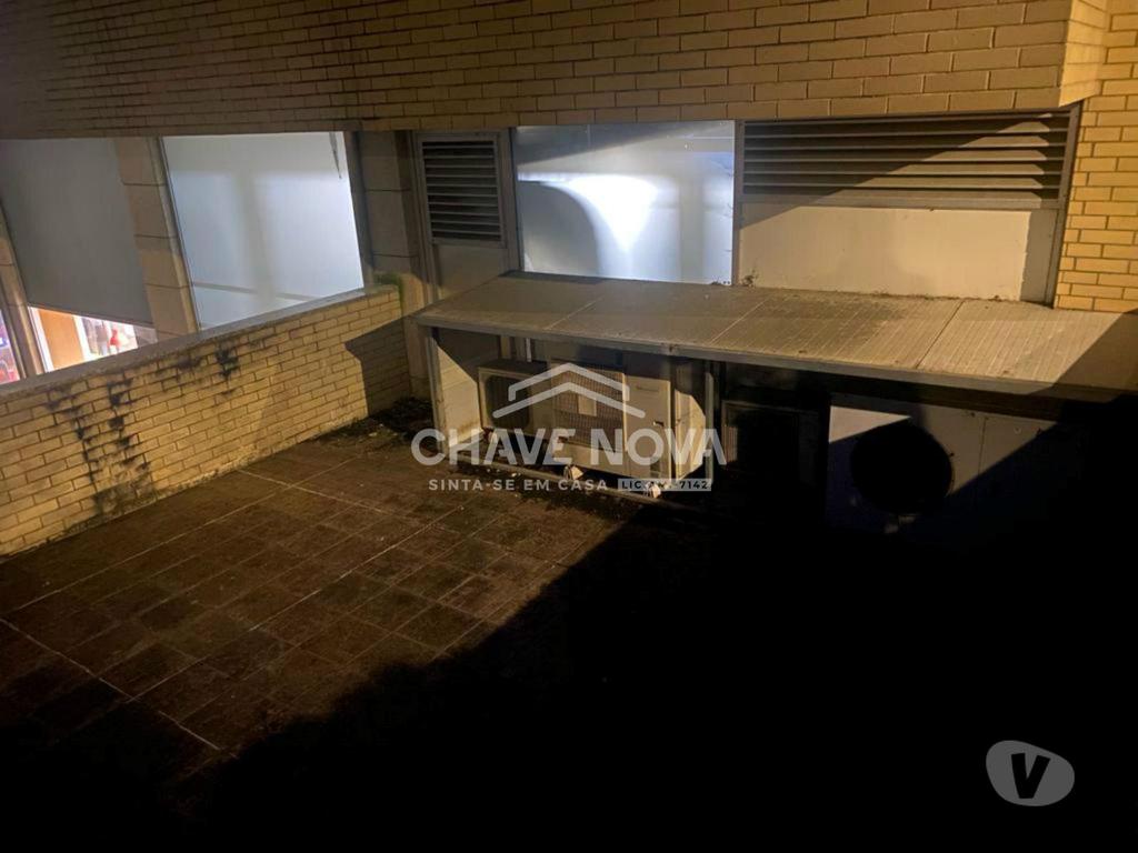 Comprar Loja Vila Nova de Gaia - Fotos para Loja Comercial com alvará para restauração e c garagem.