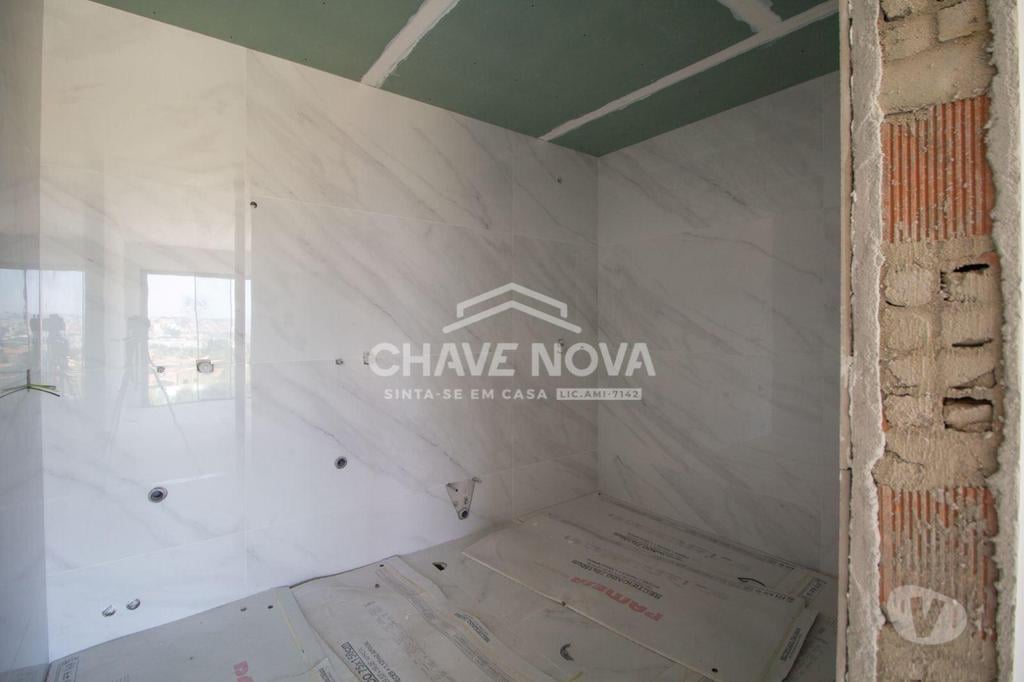 Apartamentos a venda Vila Nova de Gaia - Fotos para T2 Novo Último Piso c Varanda e Lugar de Garagem em Avintes