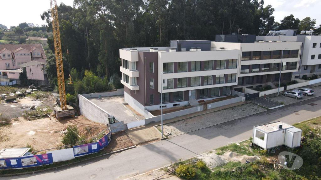 Apartamentos a venda Vila Nova de Gaia - Fotos para T2 Novo c Varanda e Lugar de Garagem em Avintes (GN 01471)