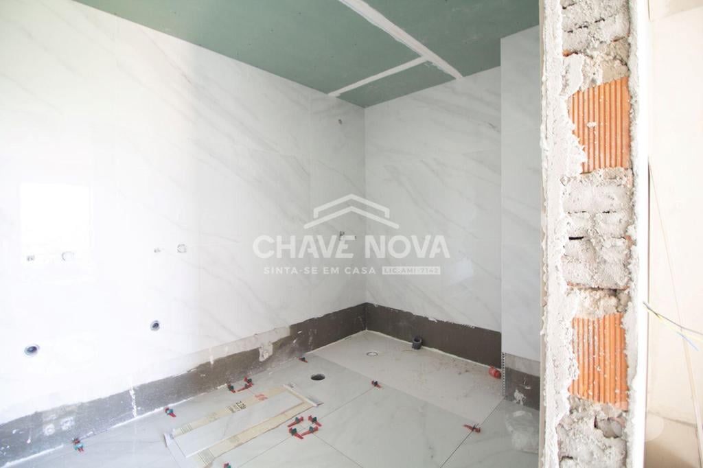 Apartamentos a venda Vila Nova de Gaia - Fotos para T3 Novo c Varanda e Lugar de Garagem em Avintes (GN 01469)