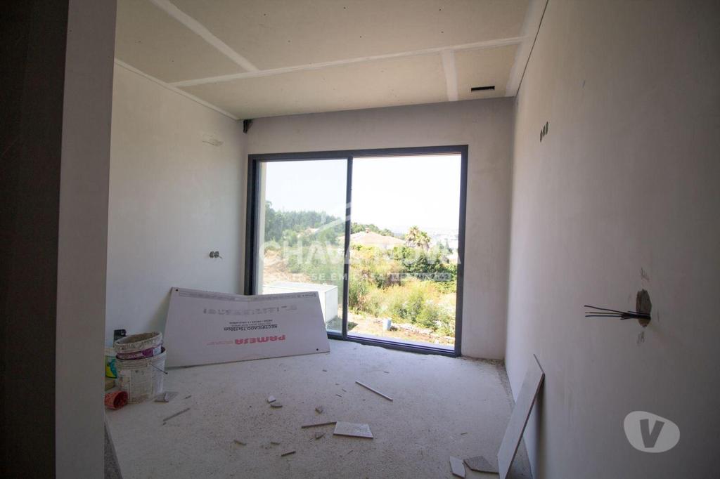 Apartamentos a venda Vila Nova de Gaia - Fotos para T3 Novo c Varanda e Lugar de Garagem em Avintes (GN 01469)