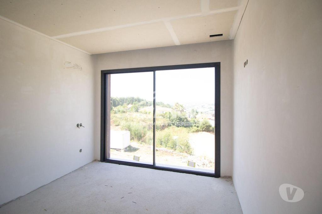 Apartamentos a venda Vila Nova de Gaia - Fotos para T3 Novo c Varanda e Lugar de Garagem em Avintes (GN 01469)