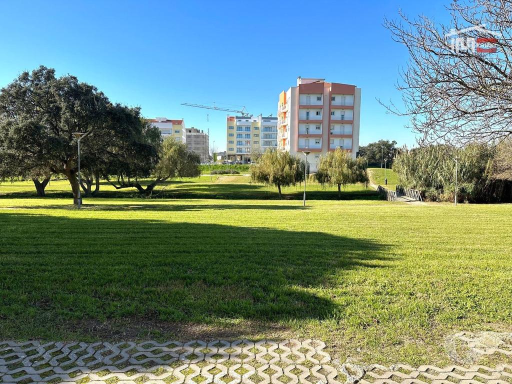 Terrenos Montijo - Fotos para Montijo-Lote para construção de prédio com 10 fogos (6-T-001018)