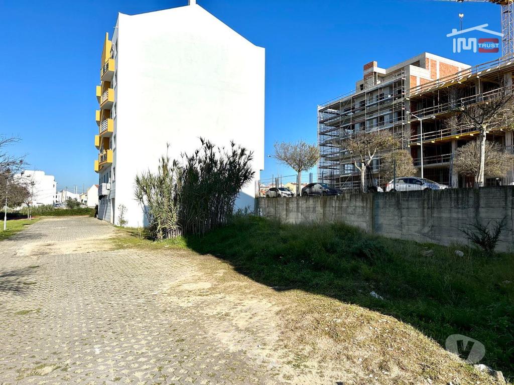 Terrenos Montijo - Fotos para Montijo-Lote para construção de prédio com 10 fogos (6-T-001018)