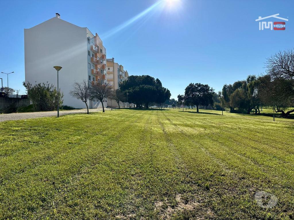 Terrenos Montijo - Fotos para Montijo-Lote para construção de prédio com 10 fogos (6-T-001018)