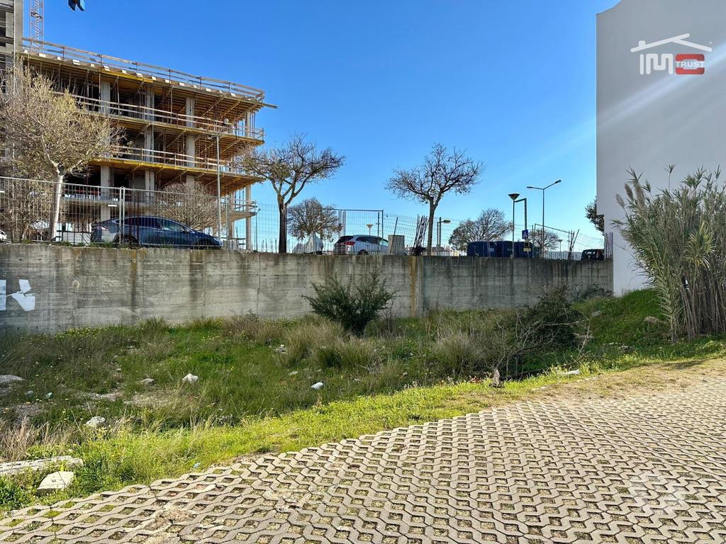 Terrenos Montijo - Fotos para Montijo-Lote para construção de prédio com 10 fogos (6-T-001018)