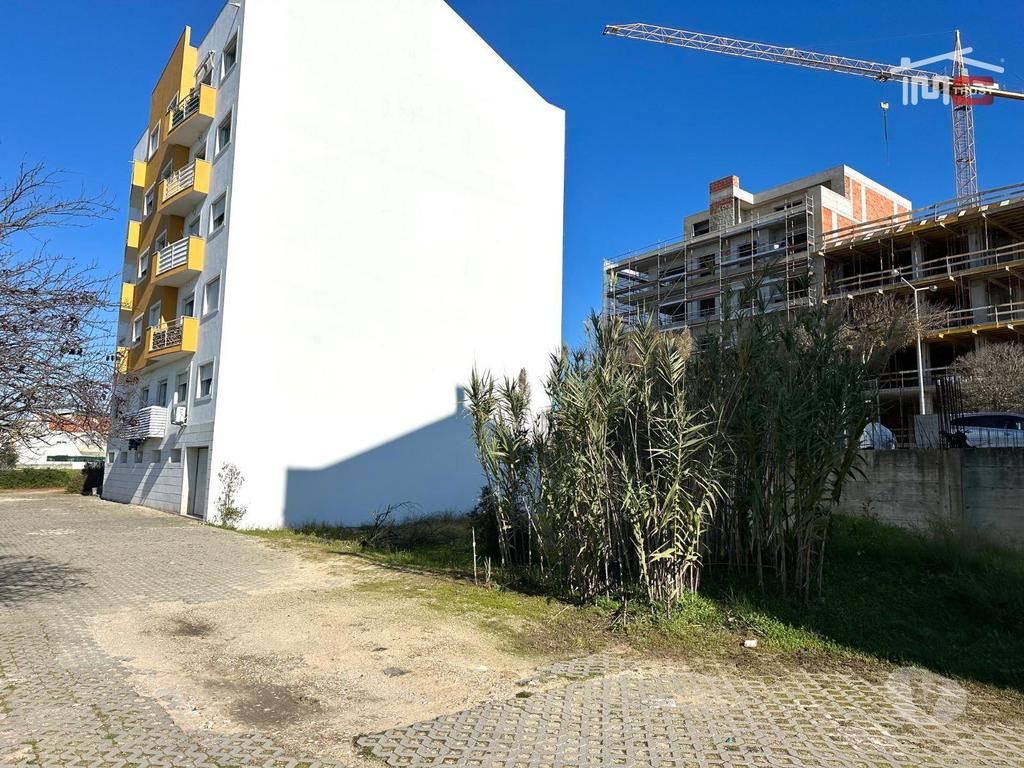 Terrenos Montijo - Fotos para Montijo-Lote para construção de prédio com 10 fogos (6-T-001018)