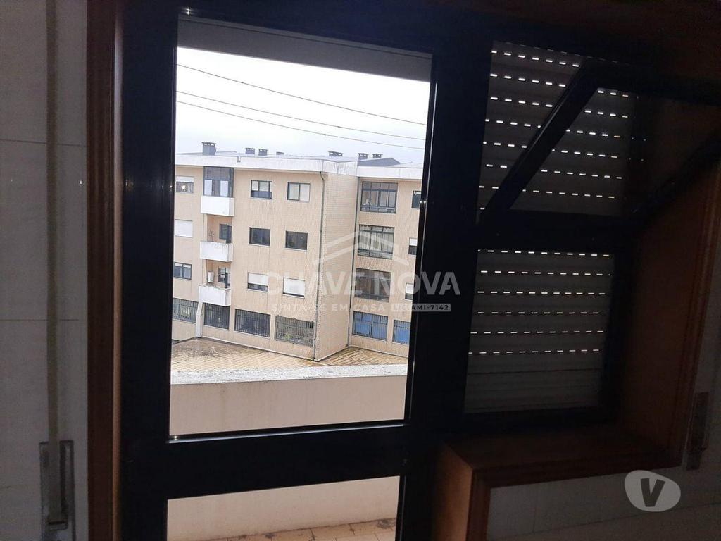 Apartamentos a venda Gondomar - Fotos para Gondomar-T3 na zona das Cavadas - Rio Tinto (RT 02084)