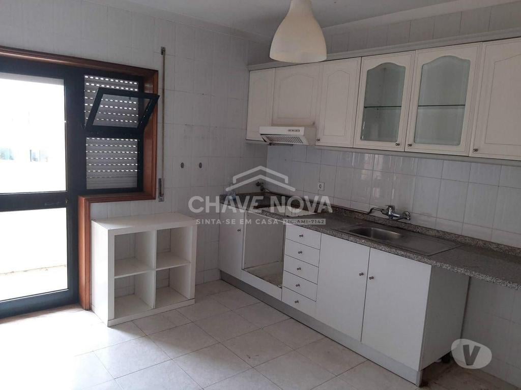 Apartamentos a venda Gondomar - Fotos para Gondomar-T3 na zona das Cavadas - Rio Tinto (RT 02084)