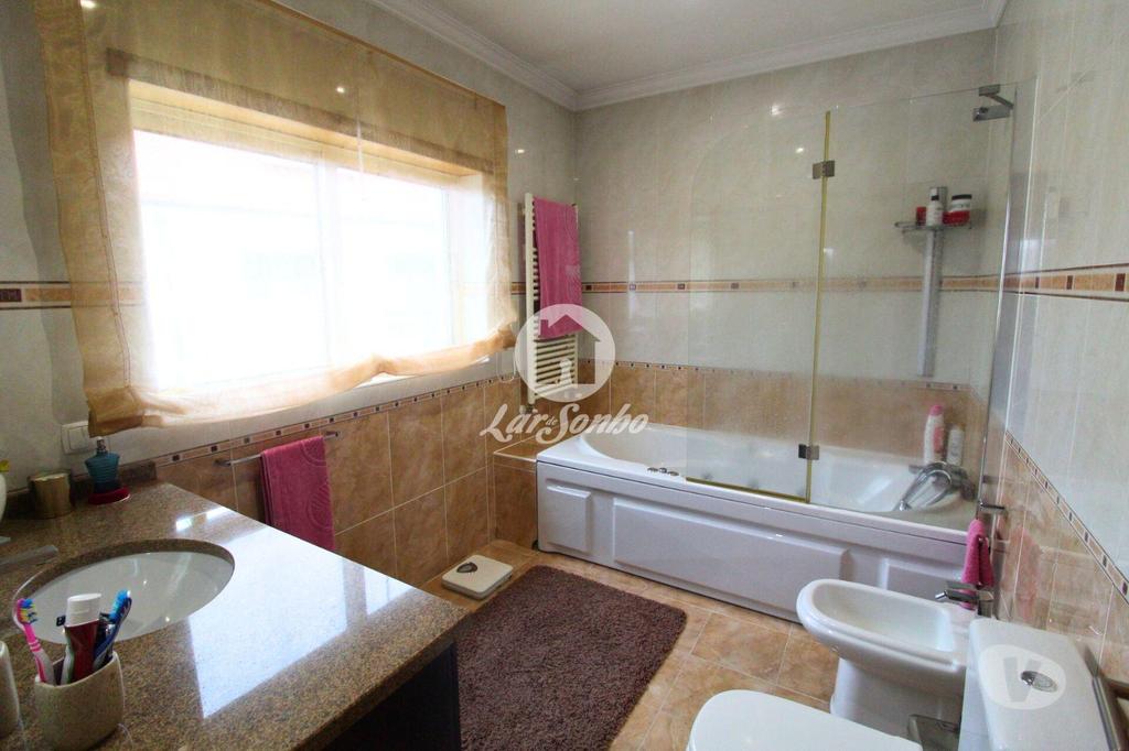 Apartamentos a venda Fafe - Fotos para Fafe-Moradia T4 Individual com piscina em Fafe (265-M-01412)