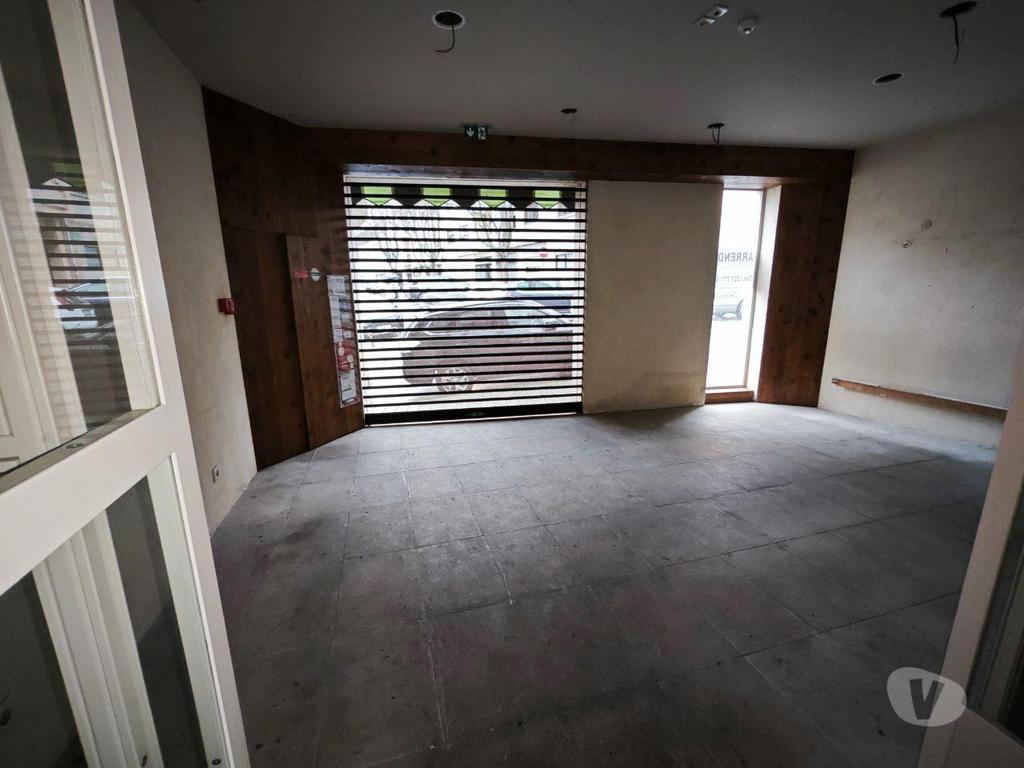 Comprar Loja Porto - Fotos para Loja na Foz, com 242m2 - Para comércio ou restauração