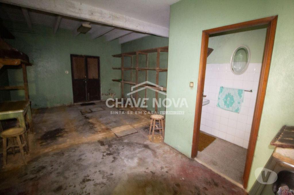 Apartamentos a venda Vila Nova de Gaia - Fotos para Moradia Geminada V3 Para Recuperar em Perosinho (GN 01611)