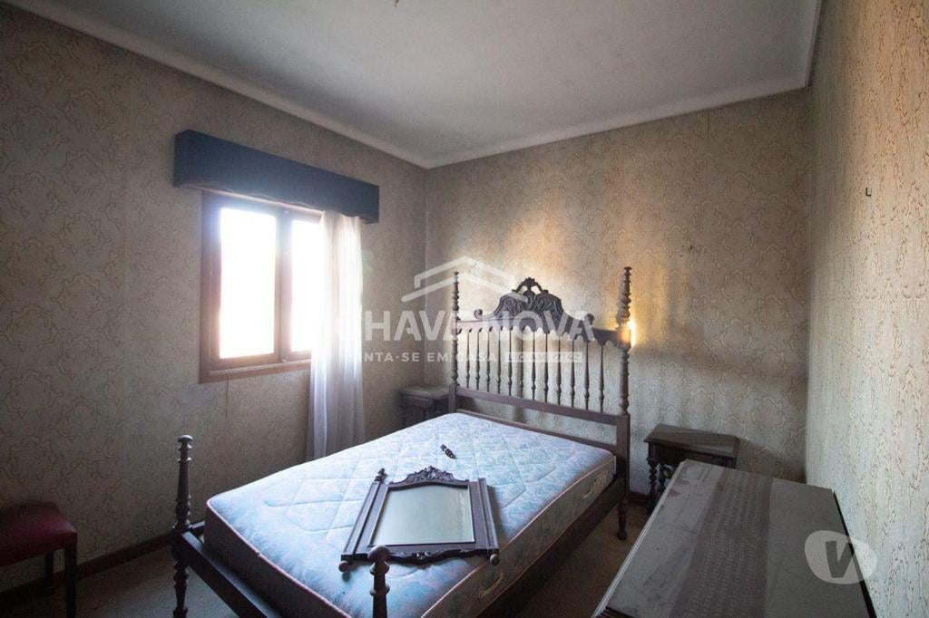 Apartamentos a venda Vila Nova de Gaia - Fotos para Moradia Geminada V3 Para Recuperar em Perosinho (GN 01611)