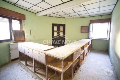 Casas e apartamentos - venda - Fotos para Moradia Geminada V3 Para Recuperar em Perosinho (GN 01611)
