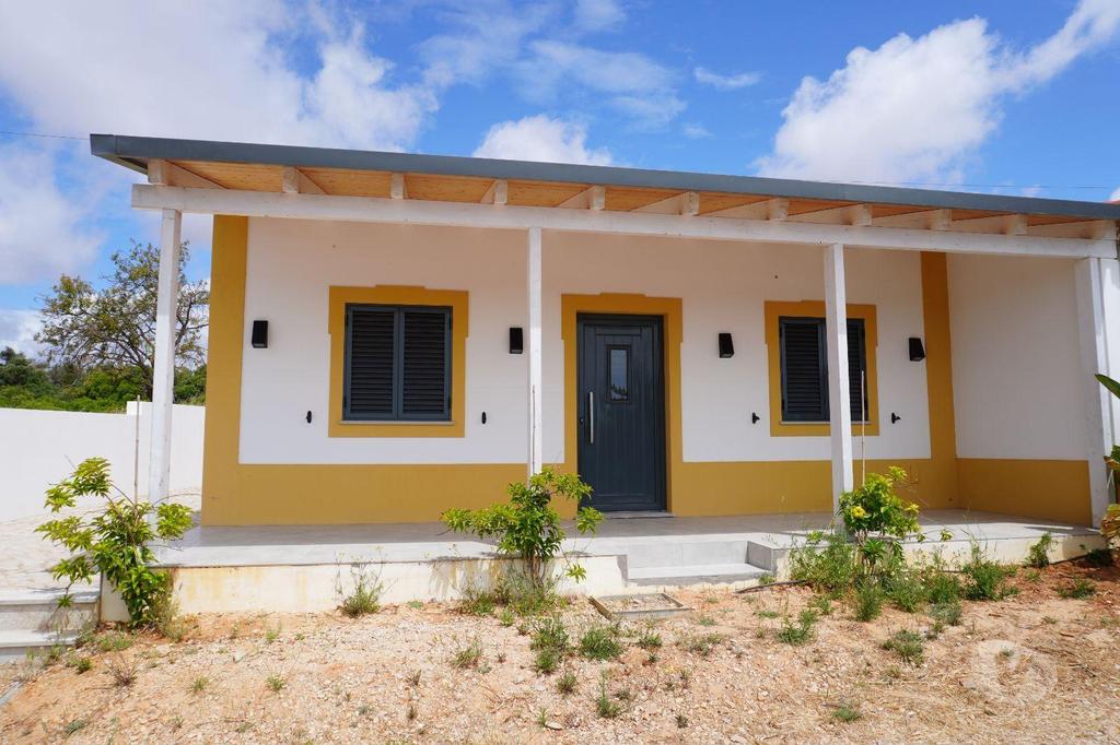 Apartamentos a venda Albufeira - Fotos para Albufeira-Moradia remodelada com 2620m2 de terreno (ALBF 00003)