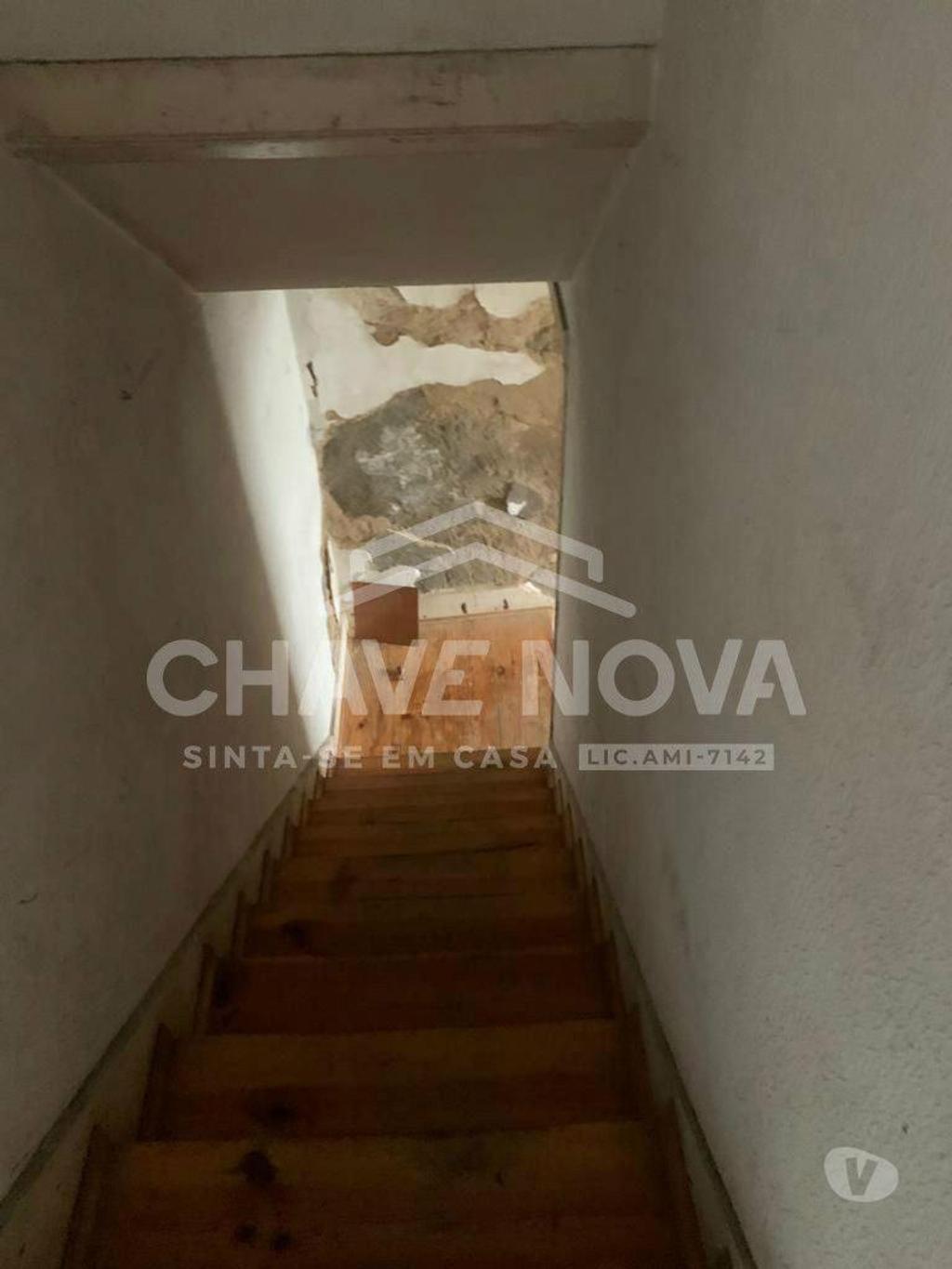 Apartamentos a venda Vila Nova de Gaia - Fotos para Moradia T1 para reconstrução situada em Vilar do Paraíso