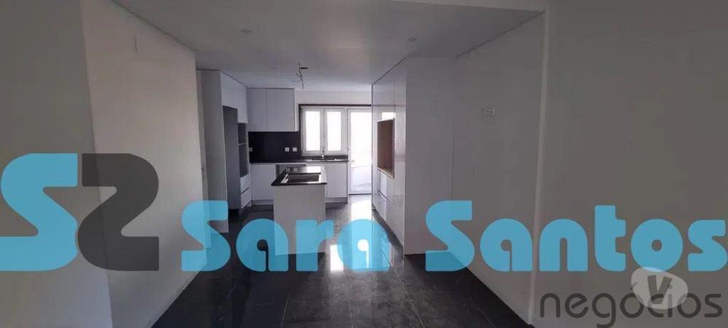 Apartamentos a venda Vila Nova de Gaia - Fotos para Moradia T4 Renovado junto RTP-Vila Nova Gaia (SS0614)