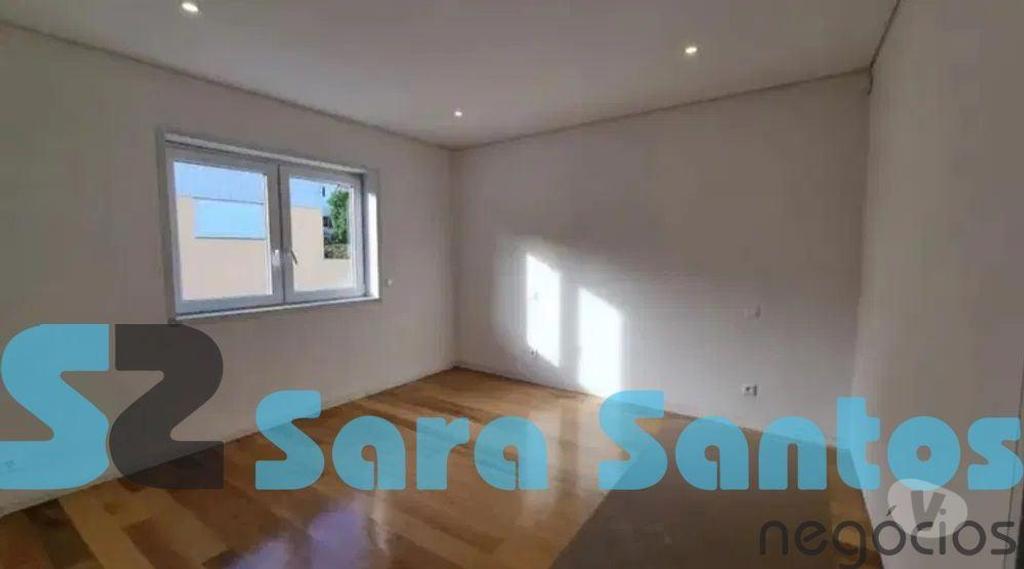 Apartamentos a venda Vila Nova de Gaia - Fotos para Moradia T4 Renovado junto RTP-Vila Nova Gaia (SS0613)