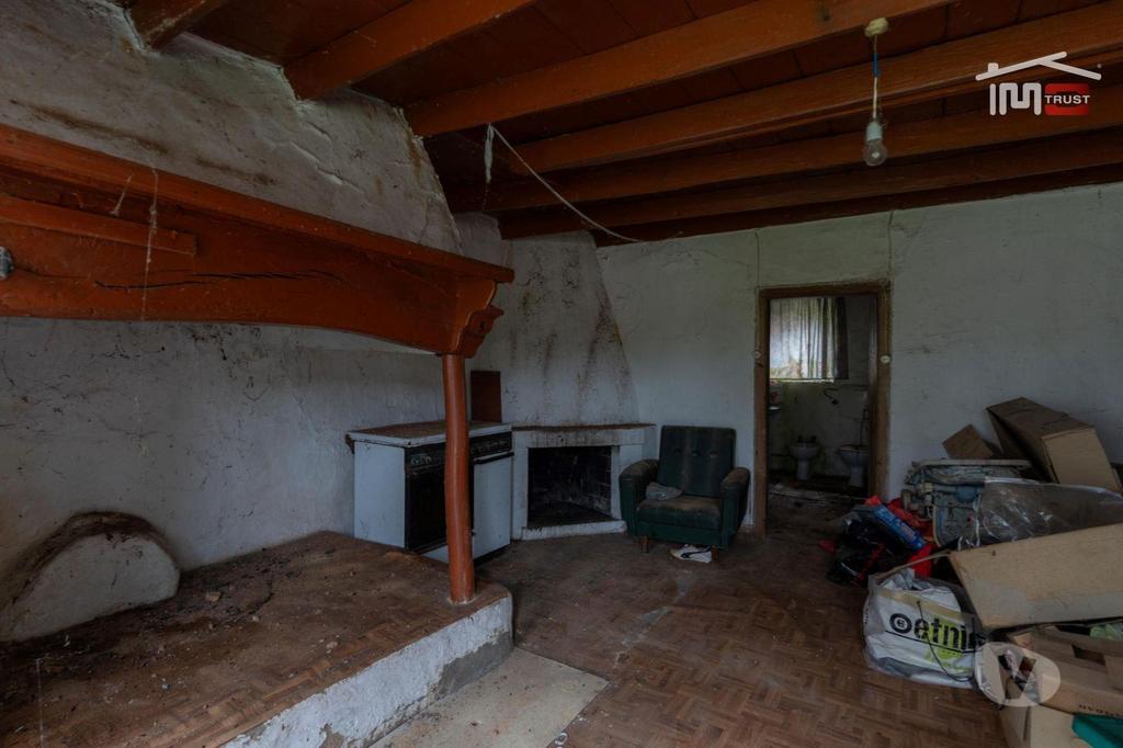 Apartamentos a venda Batalha - Fotos para MORADIA T2 DE CAMPO PARA RECUPERAR COM LAREIRA, POÇO E FORNO (S.