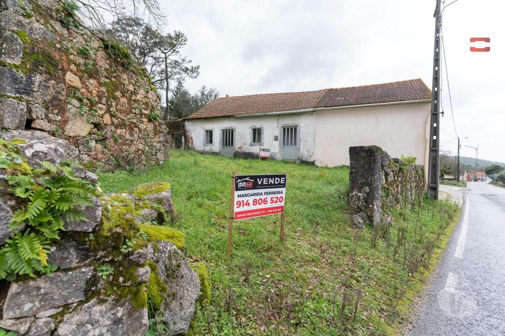 Apartamentos a venda Batalha - Fotos para MORADIA T2 DE CAMPO PARA RECUPERAR COM LAREIRA, POÇO E FORNO (S.