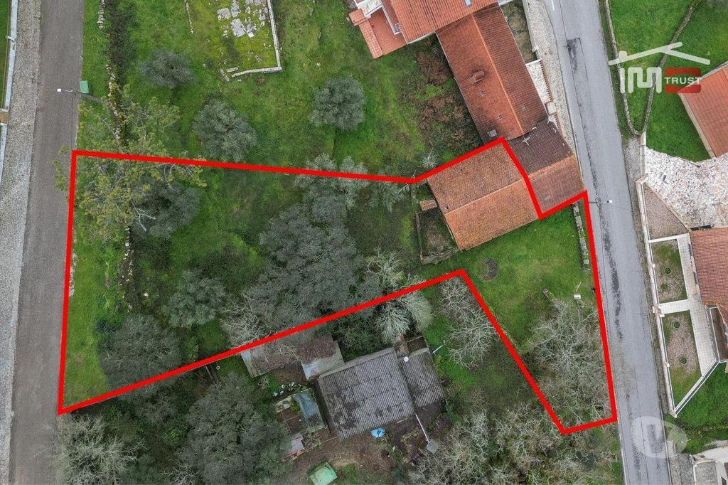 Apartamentos a venda Batalha - Fotos para MORADIA T2 DE CAMPO PARA RECUPERAR COM LAREIRA, POÇO E FORNO (S.