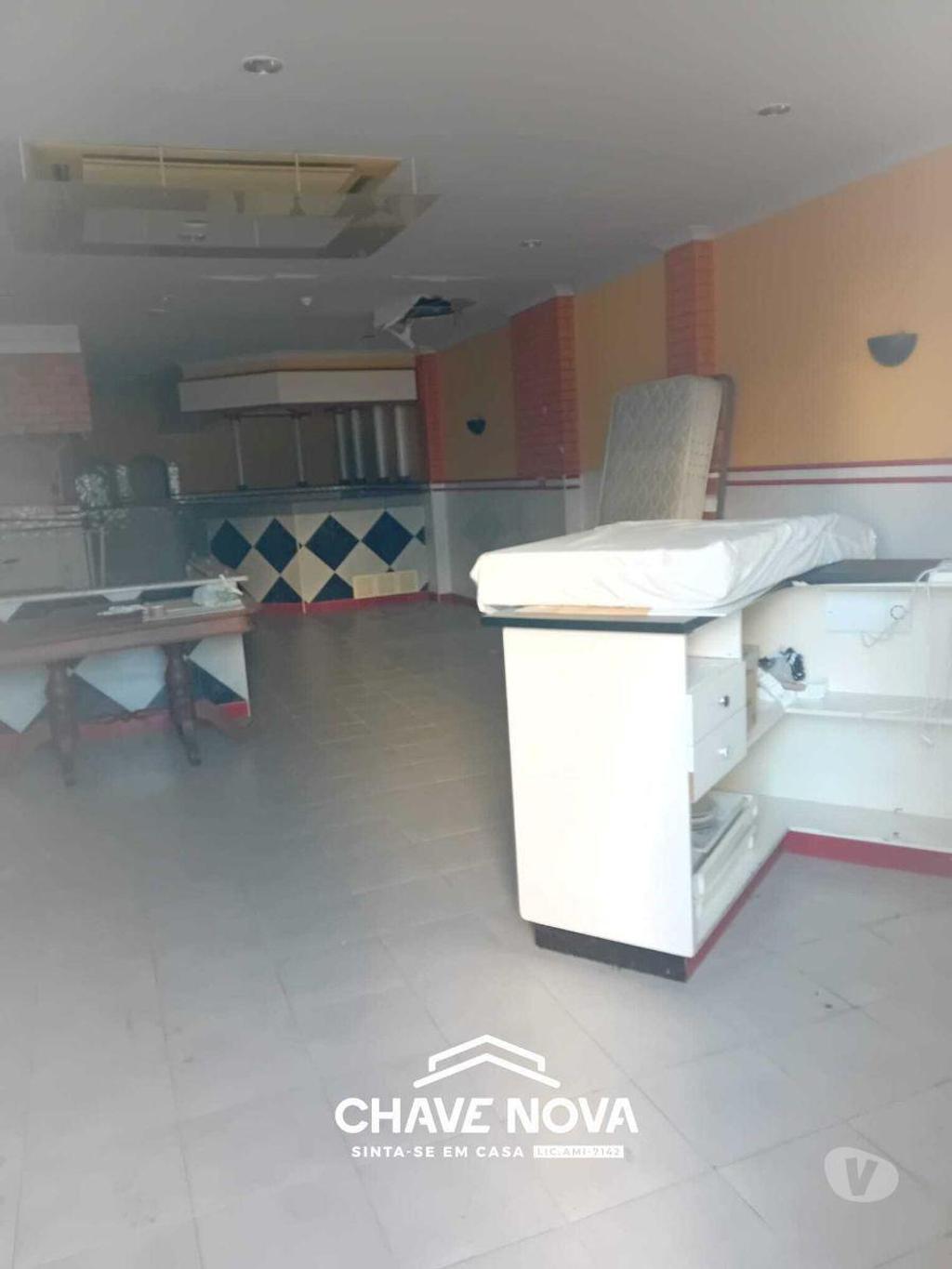 Comprar Loja Loulé - Fotos para Loja com Alvara para restauração em Quarteira