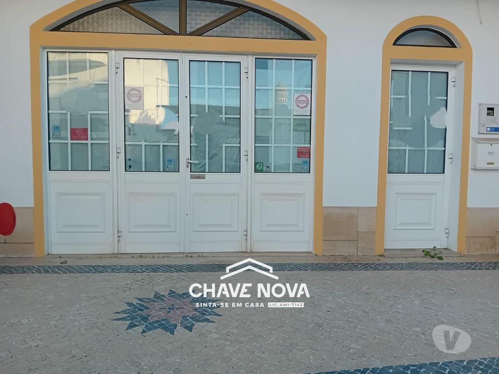 Comprar Loja Loulé - Fotos para Loja com Alvara para restauração em Quarteira