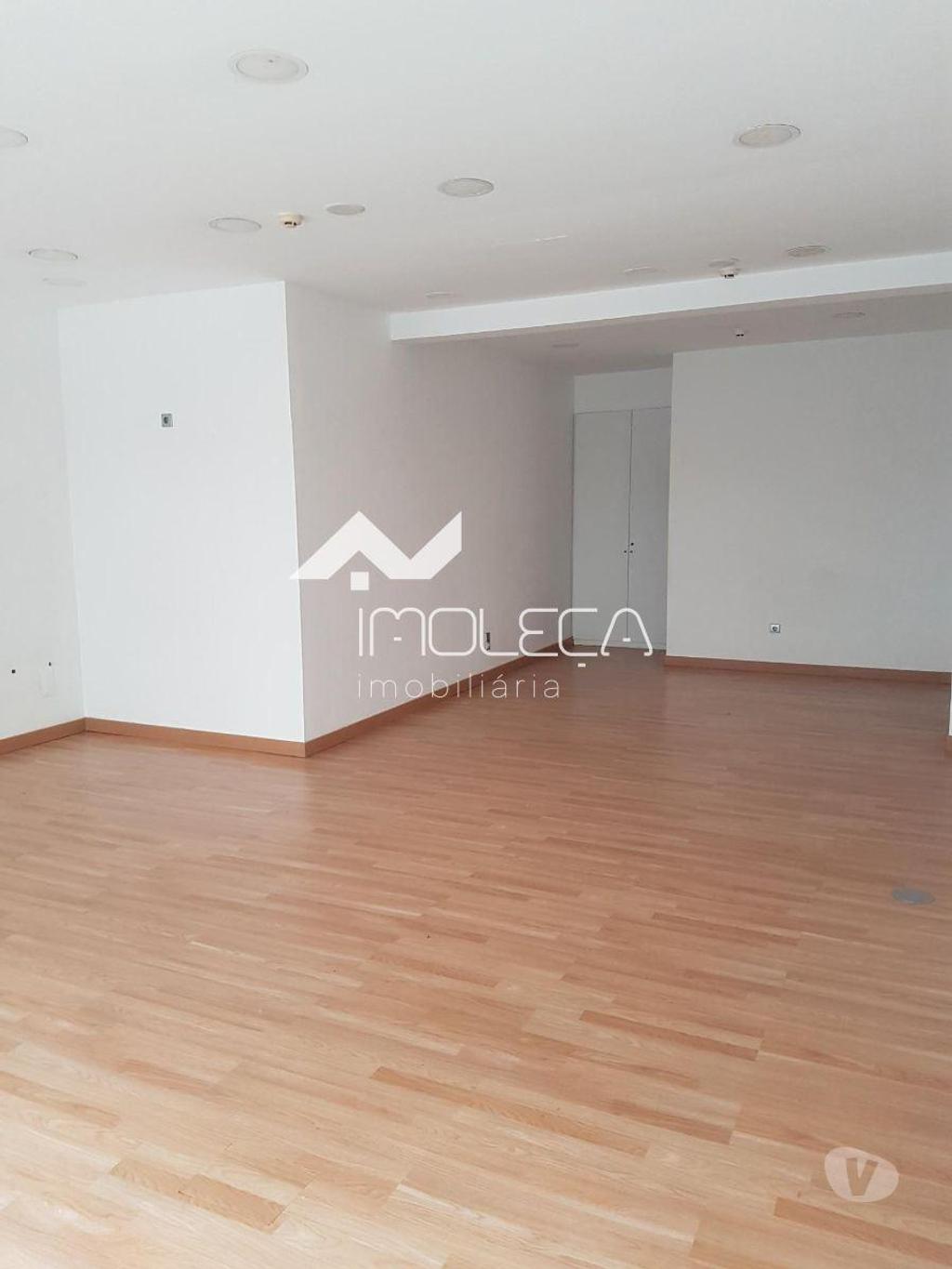 Comprar Loja Matosinhos - Fotos para Espaço comercial ao Centro de Leça da Palmeira