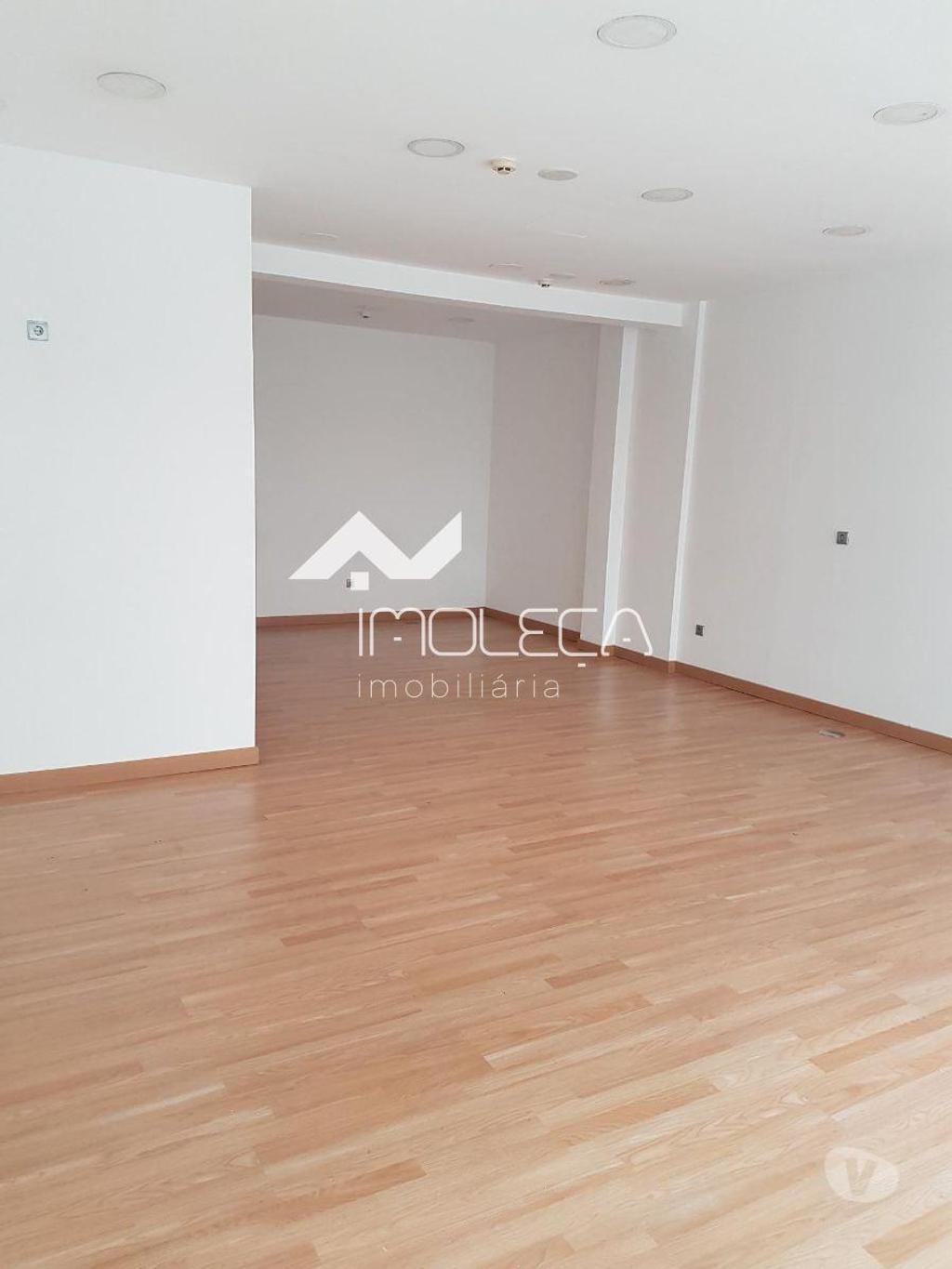 Comprar Loja Matosinhos - Fotos para Espaço comercial ao Centro de Leça da Palmeira