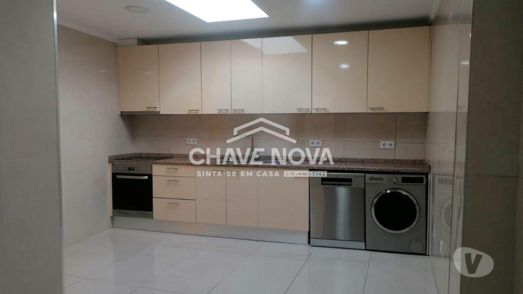 Apartamentos a venda Porto - Fotos para Moradia Térrea T3. Com jardim e terraço. S. Roque. Porto