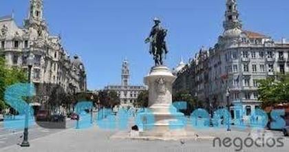 Comprar Loja - Fotos para Prédio Comercial com 3 pisos baixa do Porto