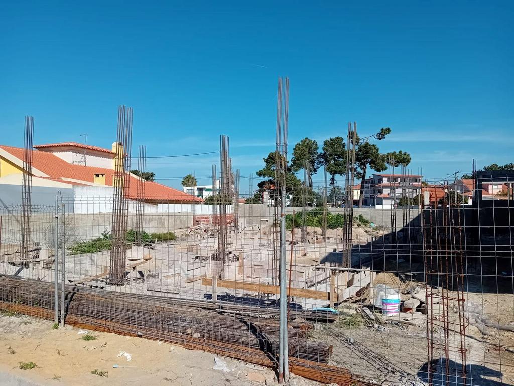 Apartamentos a venda Seixal - Fotos para Seixal-Moradia T3 em Fernão Ferro (SXL 00092)