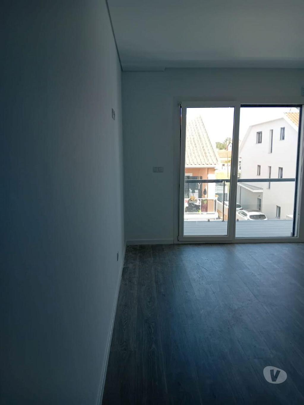 Apartamentos a venda Seixal - Fotos para Seixal-Moradia T4 em Fernão Ferro (SXL 00091)