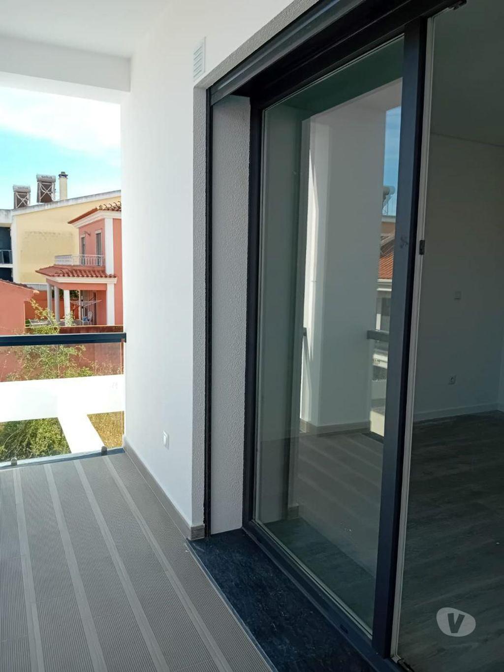 Apartamentos a venda Seixal - Fotos para Seixal-Moradia T4 em Fernão Ferro (SXL 00091)