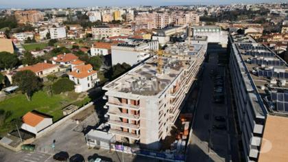 Apartamentos a venda - Fotos para T1 Novo último piso com varanda lugar de garagem e arrumo